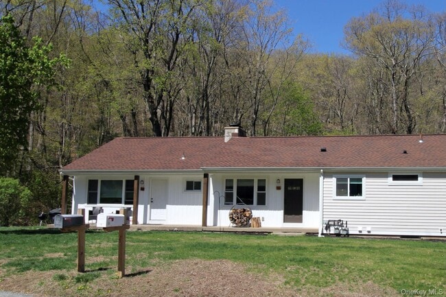 Foto del edificio - 18 Mountain Rd