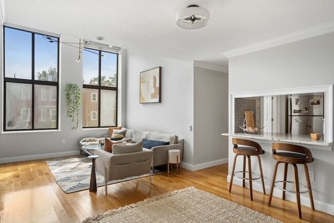 Foto del edificio - 841 Parker St