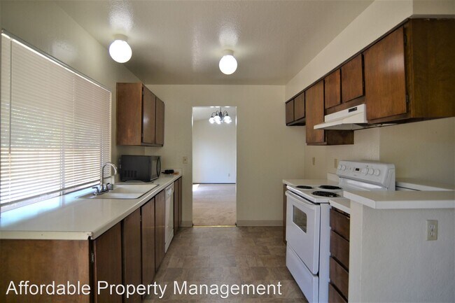 Building Photo - 4 br, 2.5 bath House - 213 Pagosa Way