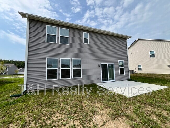 Foto del edificio - 4818 Summerfield Dr