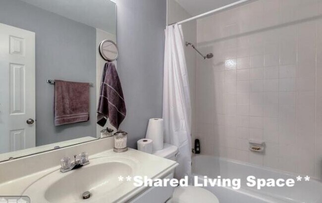Foto del edificio - bedroom in San Fernando CA 91340