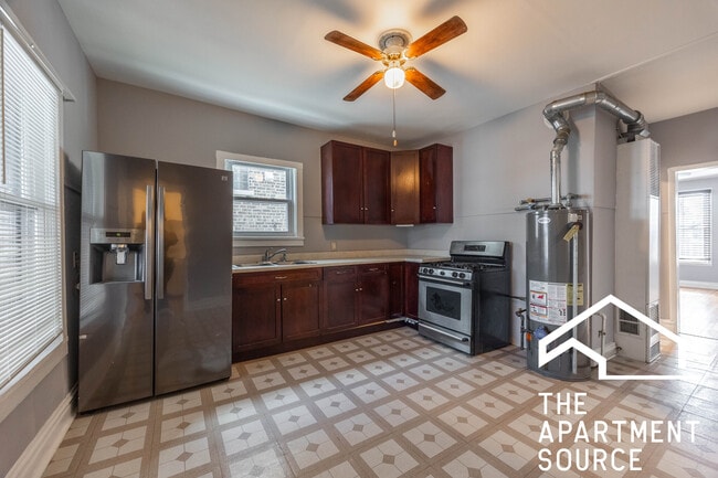 Foto del edificio - 5128 W Henderson St