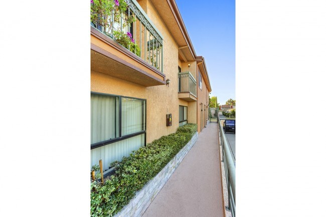 Foto del edificio - 1144-1148 Rosedale Ave