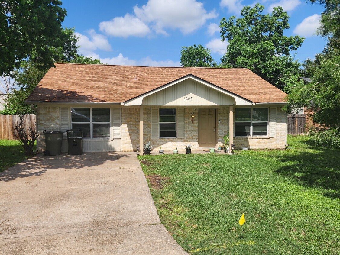 Primary Photo - 3207 Heatherwood Dr