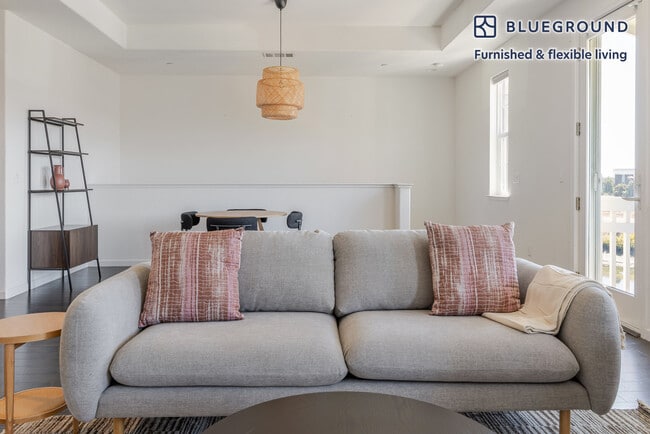 Building Photo - 640 Turnbuckle Dr