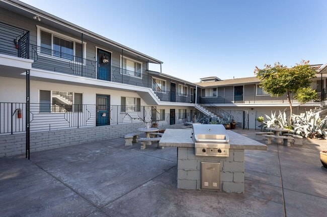 Interior Photo - Talmadge Pacific Apartments