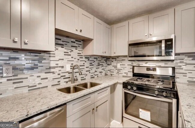 Building Photo - 918 Dunbar Dr