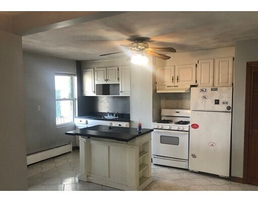 Primary Photo - 527 E 7th St