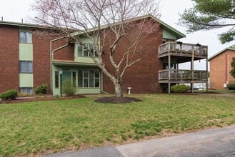 Building Photo - 980 Plain St