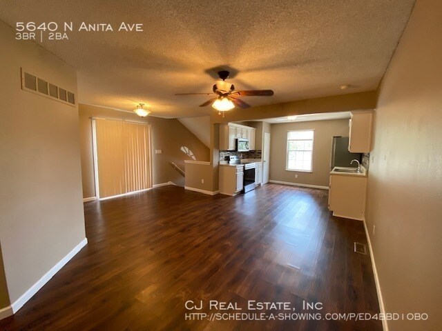 Foto del edificio - 5640 N Anita Ave