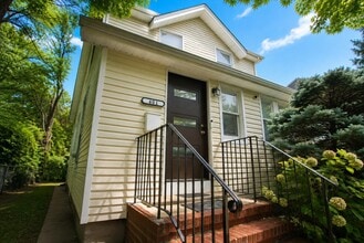 Building Photo - 401 Broad Ave