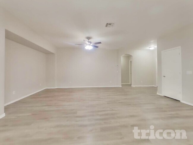 Foto del edificio - 13038 W Aster Dr