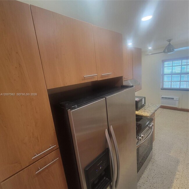 Foto del edificio - 7400 Harding Ave