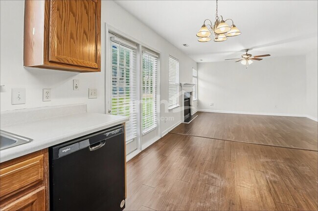 Foto del edificio - 3660 Watkins Ridge Ct