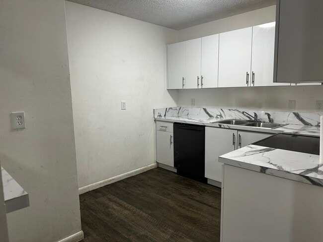 Building Photo - 10875 NW 45th St