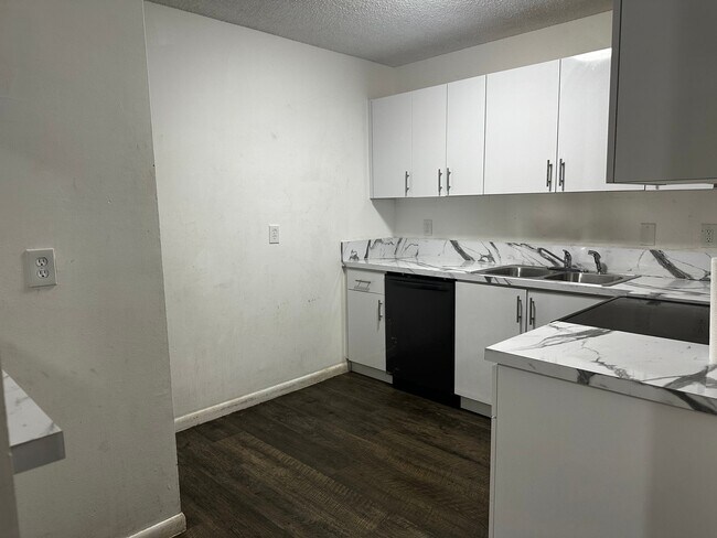 Foto del edificio - 10875 NW 45th St