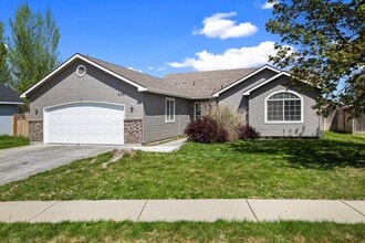 Building Photo - 658 N Katie Way