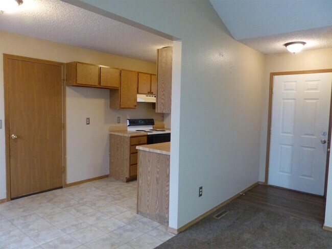 Building Photo - 5705 S Stonegate Ave