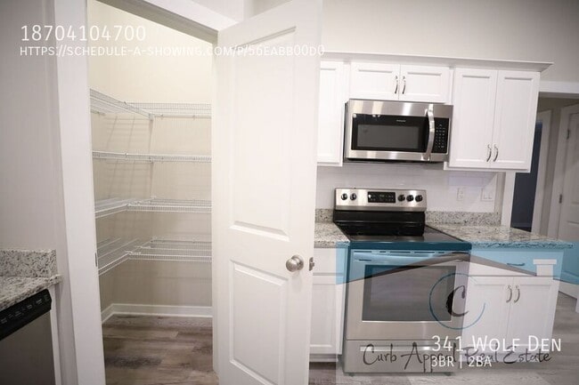 Building Photo - 341 Wolf Den Dr