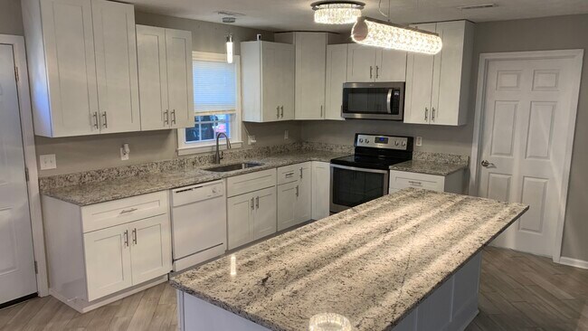 Building Photo - 518 Great Oak Cir