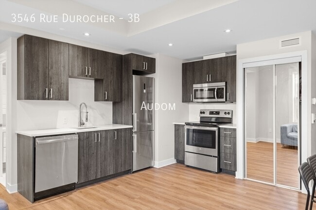 Building Photo - 3546 Rue Durocher