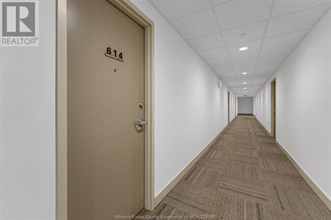 Building Photo - 1611 Banwell Rd