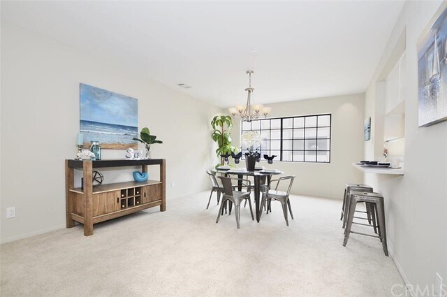 Foto del edificio - 2409 Vanderbilt Ln