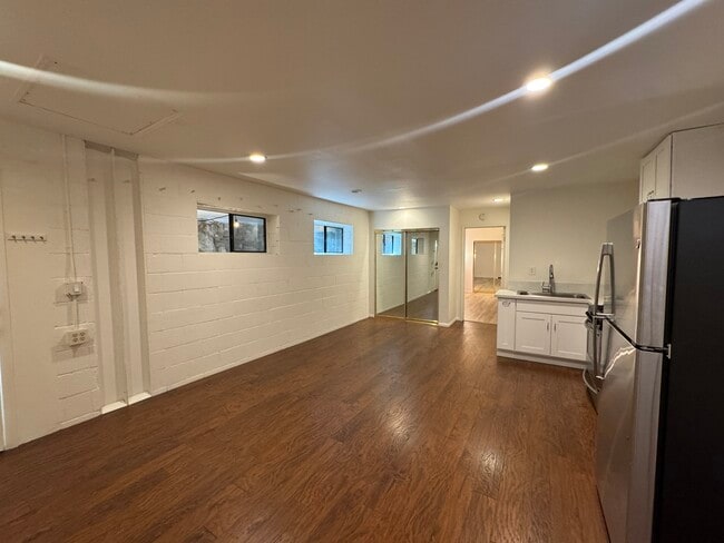 Building Photo - 673 Brookside Ln