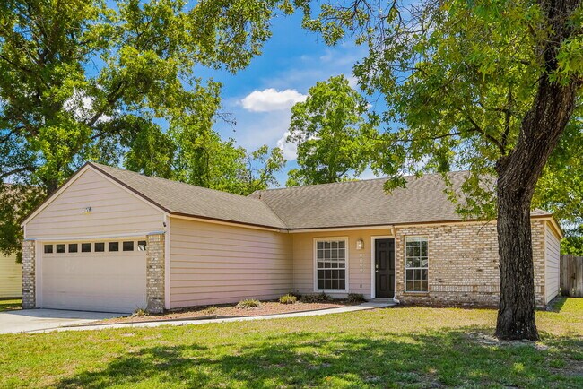 Foto del edificio - 8022 Loch Lomond Ln