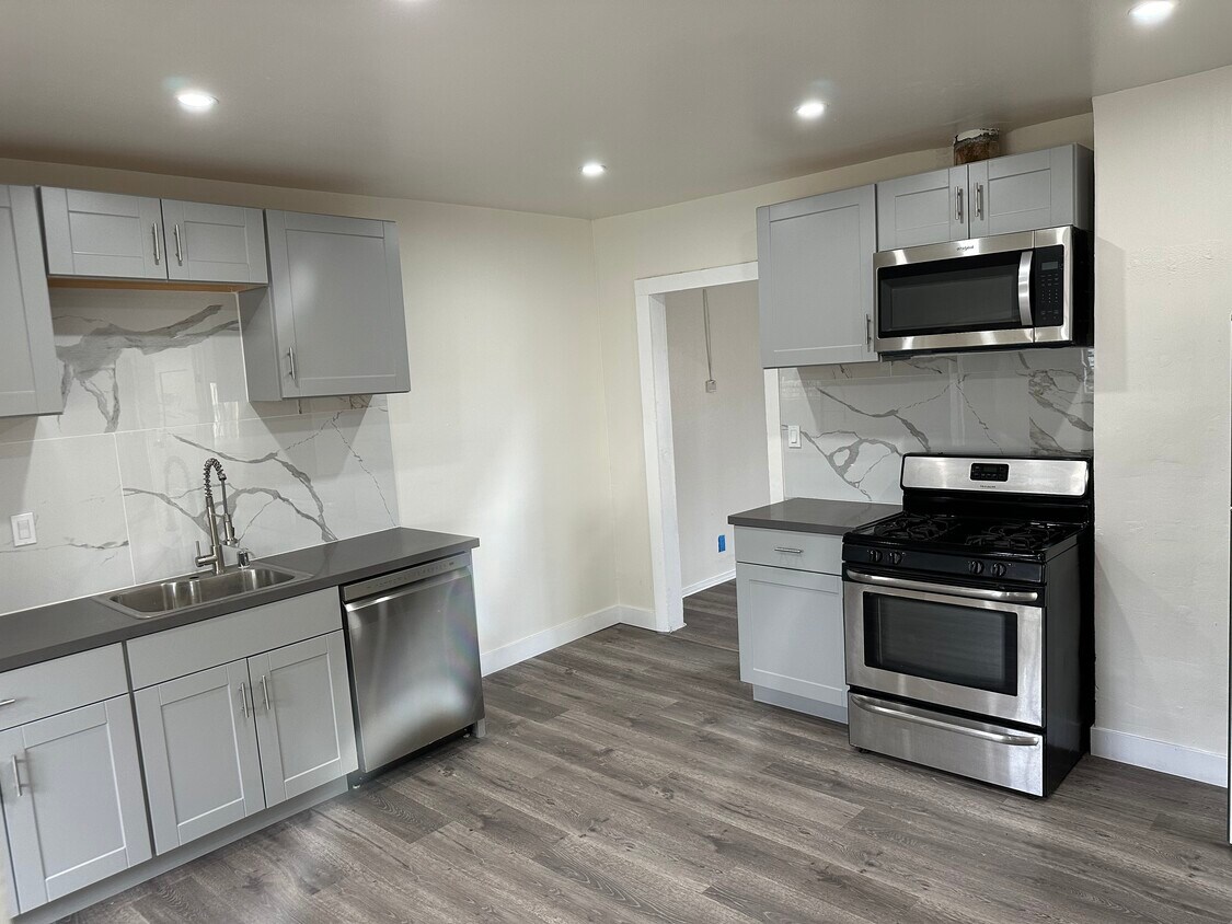 Primary Photo - 5964 S Figueroa St