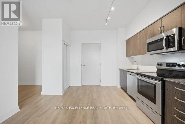Building Photo - 10 Meadowglen Pl