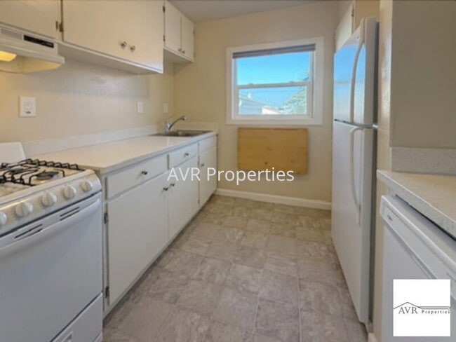 Foto del edificio - Beautiful downtown elevated studio with full kitchen