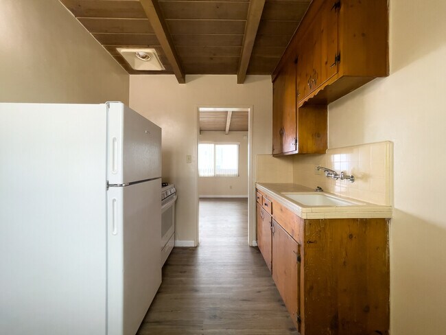 Building Photo - 990 Seacoast Dr