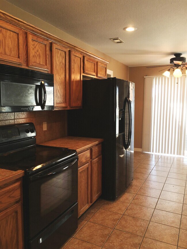 Foto del edificio - 6670 Cutter Ct