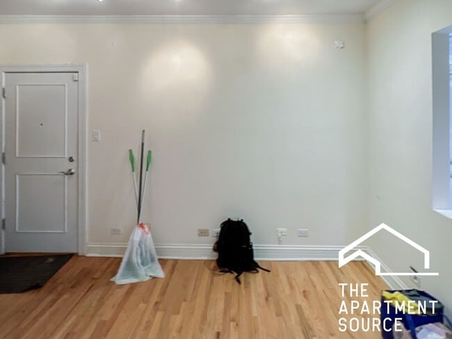 Photo - 622 W Roscoe St Apartment