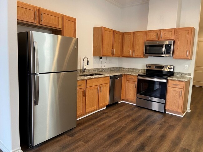 Foto del edificio - 3253 Real St