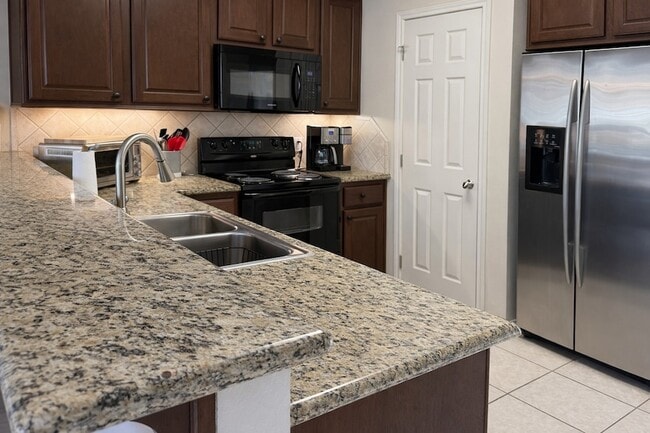 Foto del edificio - 114 Forest Dr Loop