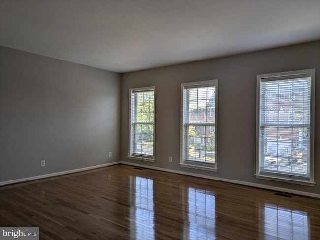 Building Photo - 4016 Timber Oak Trl