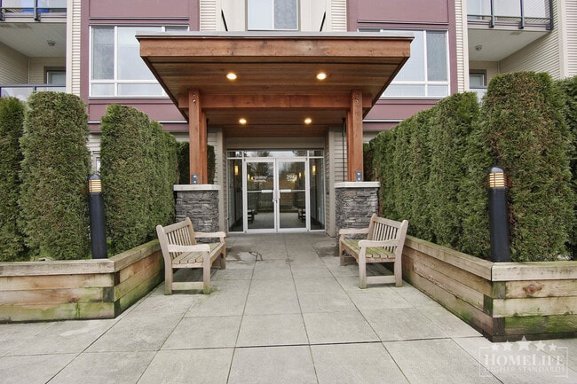 Building Photo - Top Floor 1 Bed 1 Bath + Den Condo for Rent in Central Abbotsford with 12' Ceilings
