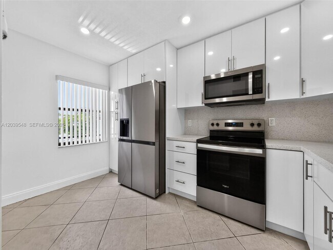 Foto del edificio - 11358 Taft St