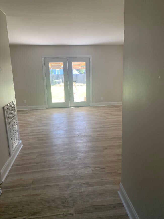 Foto del edificio - 109 S Crestwood Dr