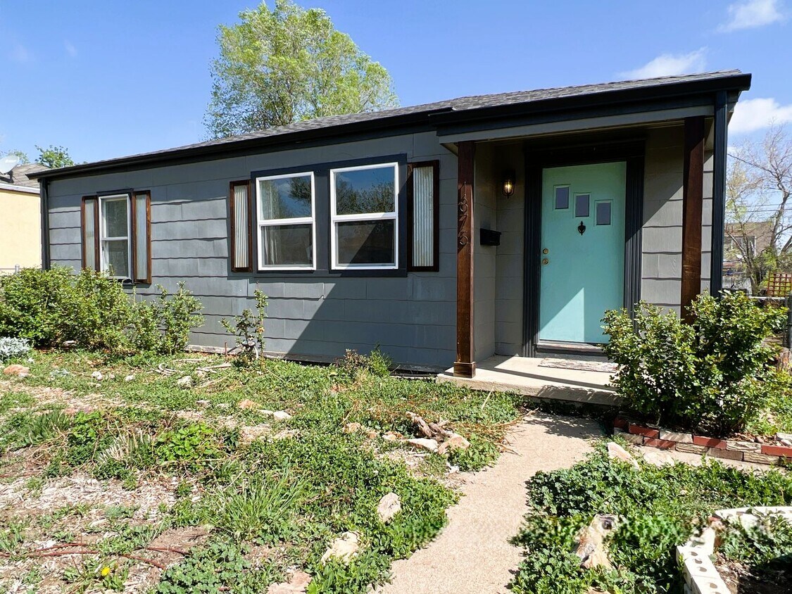Foto principal - Lovely Home in Chafee Park Ready to Go!
