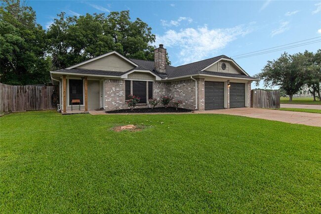 Foto del edificio - 3601 Clover Ln