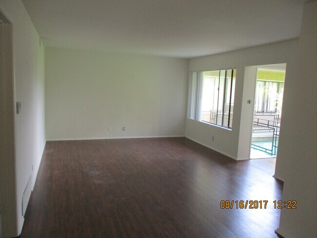 Building Photo - 1350 N Crescent Heights Blvd