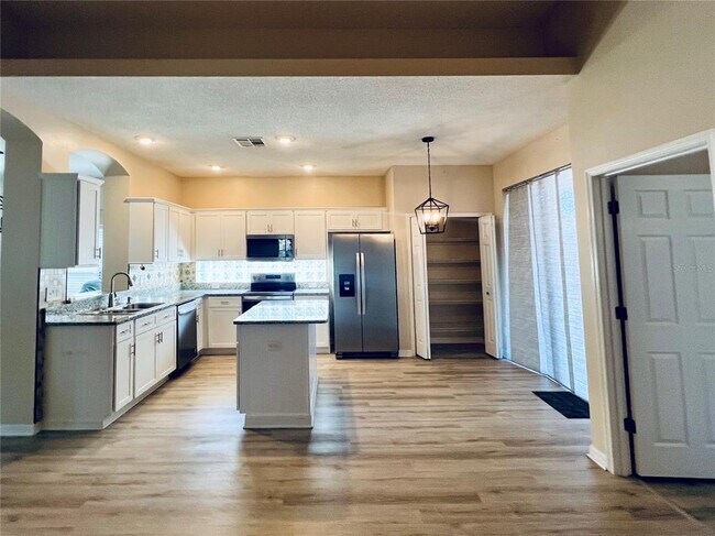 Foto del edificio - 124 Queens Ct