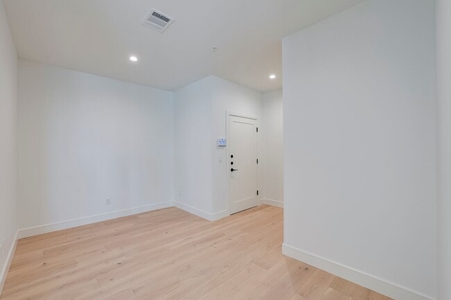 Photo - 309 W. Daggett - #205 Apartment