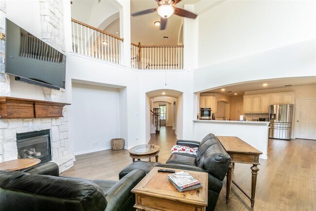 Building Photo - 9008 Thompson Dr
