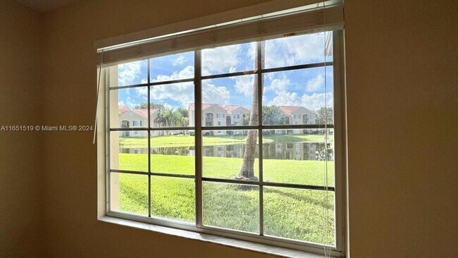 Foto del edificio - 4220 San Marino Blvd