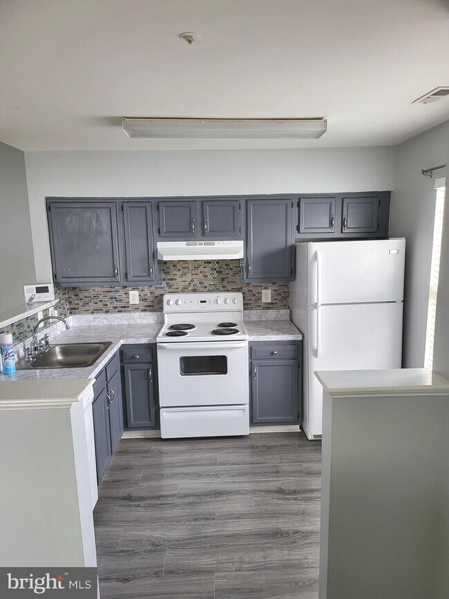 Foto del edificio - 9381 Scarlet Oak Dr