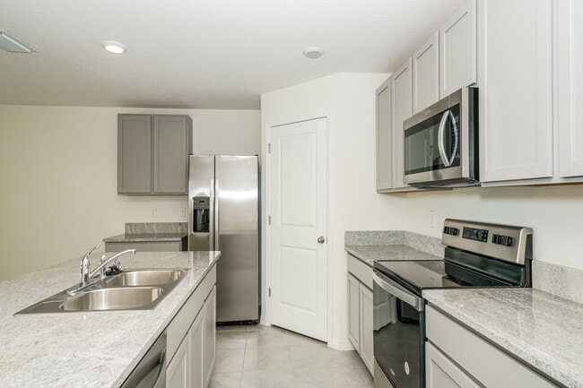 Foto del edificio - 6496 SE 4th Ln